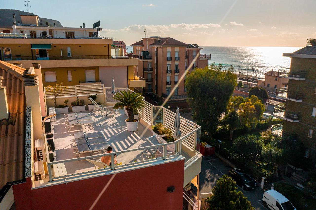 Ligure Residence ปิเอตราลิกูเร ภายนอก รูปภาพ